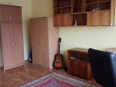 Apartament cu o camera de vanzare situat in Piata Mihai Viteazu