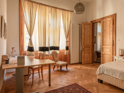 Apartament spatios in centrul orasului, cu parcare