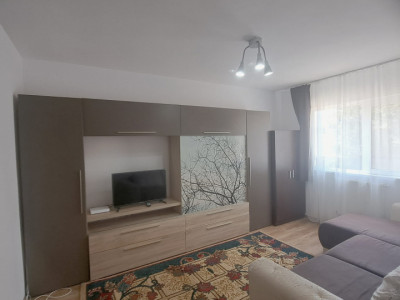Garsoniera spatioasa, zona Bulevardul Muncii, parcare inclusa