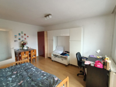 Garsonieră complet utilată, la 5 minute de UMF, disponibilă din 1 mai