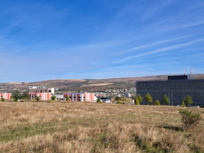 Teren de vânzare pe Dealul Lombului, aproape de Cluj Innovation Park